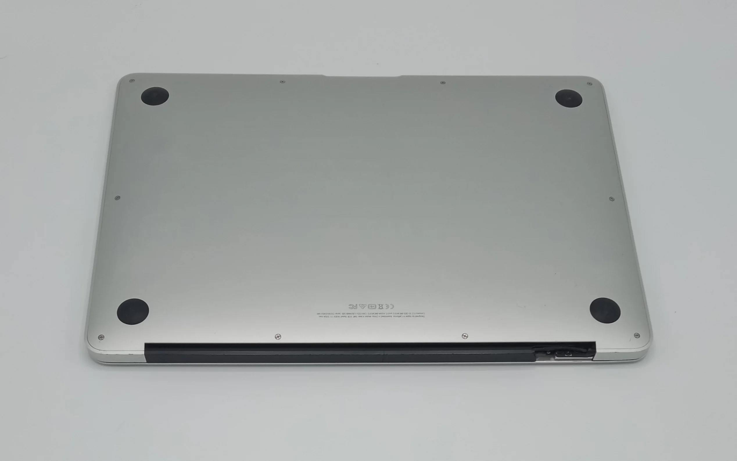 MacBook Air 2017 | 13 inches | Intel Core i5 1.8GHz Processor | 8GB Ram | 256GB SSD | Silver | Used | 196 Cycles - Image 5